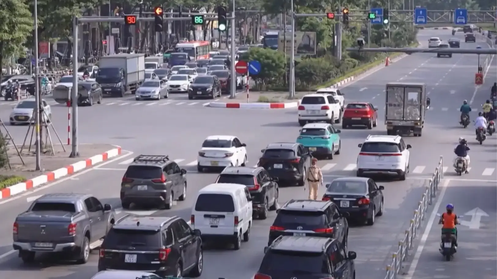 Thêm nhóm phương tiện miễn phí sử dụng đường bộ năm 2026